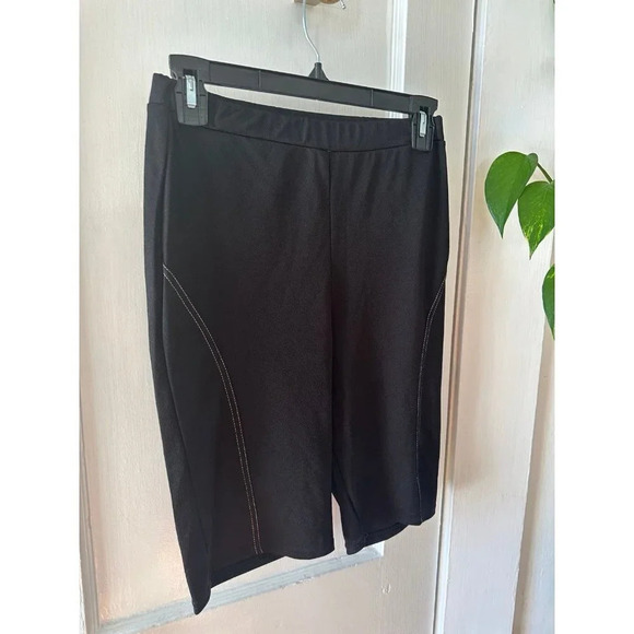 PrettyLittleThing Women’s size 8 black two piece set - Picture 5 of 7